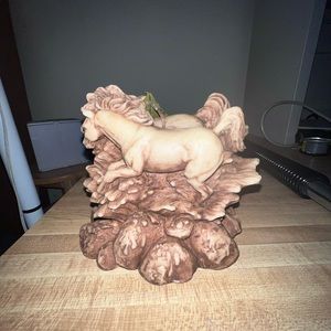 Horse sculptured Candle